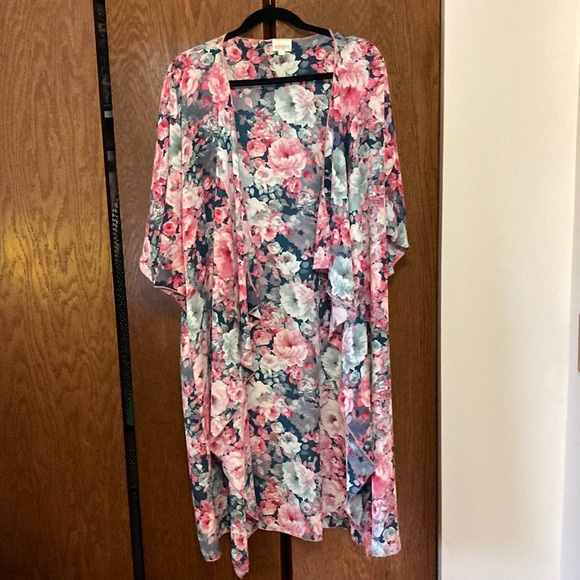 LulaRoe L Shirley - Picture 1 of 4